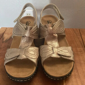 Clarks Women's Size 9M Bronze Metallic Leather Wedge Slide Sandals Strap 65783